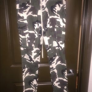 Pacsun camouflage pants size Large